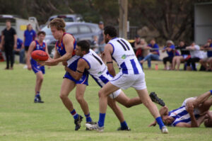 Roos snatch epic last-gasp victory over Kangas