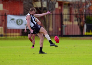 Pies, Dees fight for challenger rights