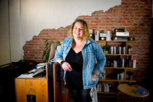 Mildura hair salon owner restyles during lockdown
