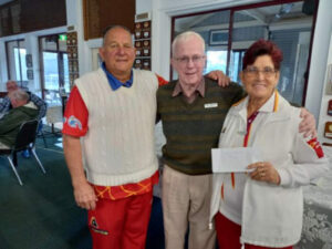 BOWLING NOTES: Fine weather draws out players