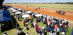 Melbourne Cup day at Wentworth to go ahead without races, Mildura to continue as planned
