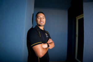 Vas throws off ‘weight of the world’ to be Player of the Round