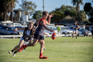 Pies look for win, Dees there to stop them