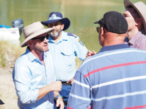 Lower Darling water users endangered, report says