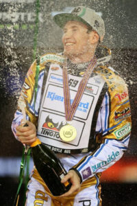 Speedway locks in global greats