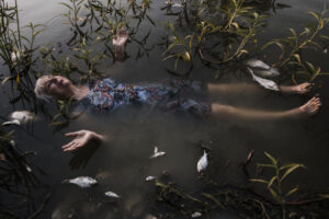 Menindee artwork captures fish kill scene