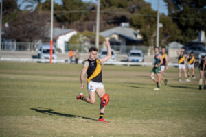 Tigers tackle for top spot