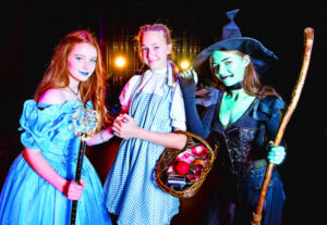 Stage Oz gets students into the act