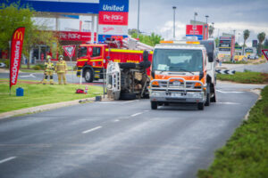Mildura rollover stops Fifteenth Street traffic