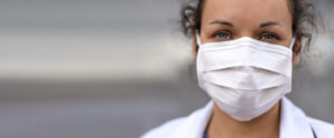 Melburnians required to wear masks in regional Victoria