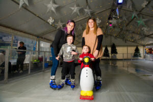 Ice skating rink opens in Mildura CBD
