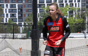 Makinley Blows re-signs with Melbourne Renegades