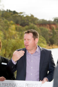 Andrew Broad backs advice on refugee medical transfers