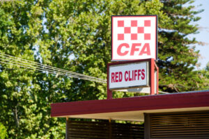 Firefighters monitor Red Cliffs mulch blaze