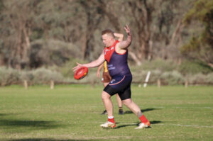 Bambill leads, Gol Gol close