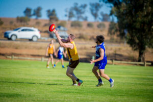 Lions stay in touch with leaders