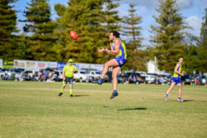Coghlan, Mee return