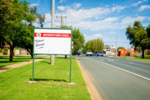 Lock up owners of wandering Dareton dogs, says councillor