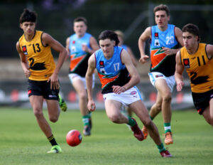 Giants snap up rookie Gilbee