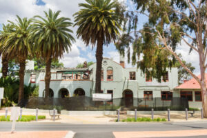 Robinvale pub ruin offer knocked back