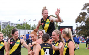AFLW star Courtney Wakefield calls time