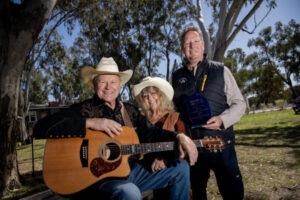 Country music festival goes with the flow