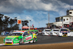 Waters in top 10, Kelly out