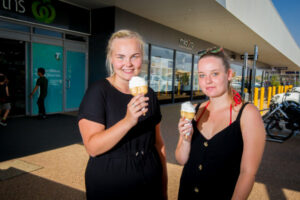 Mildura’s Christmas shoppers beat the heat