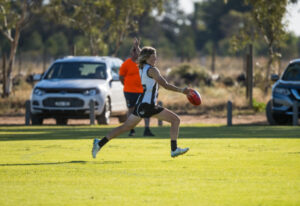 McKinnon leads Hawks to win