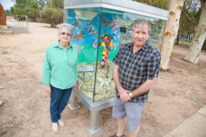 Display has people stopping