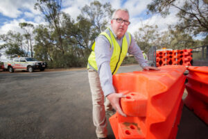 Sunraysia in weeks-long border ban, Abbotsford Bridge closes