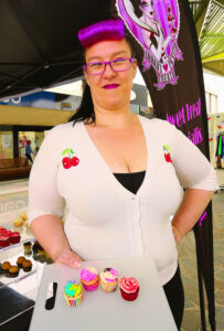 Winning couple takes cake