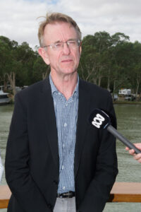 Murray-Darling Basin Authority chief backs plan