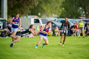 Coach’s spray spurs Roos’ comeback