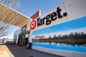 Toddler finds meth bag on store floor