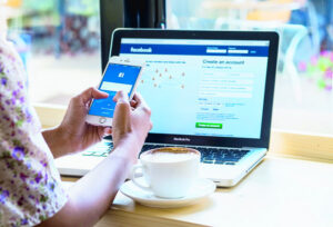 Facebook looks at paywall plan