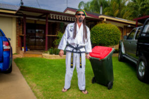 Sunraysia residents dress up for bin night