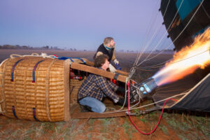 Hot-air ballooning in Sunraysia: Trainee pilots put through their paces