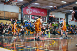 Heat men run hot at home