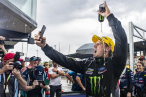Waters pulls off Supercars wet whitewash in Sydney