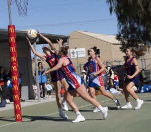 Mildura chasing the Roos