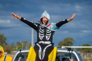 Merbein school takes icy plunge in fight against MND