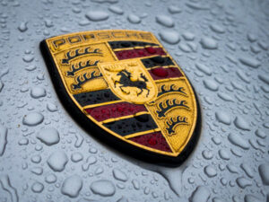 Mildura tax fraud bought girlfriend a Porsche