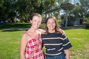 Mallee on dusk twilight market: Night delights