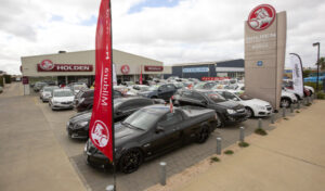 Mildura staff, customers reassured after Holden axed