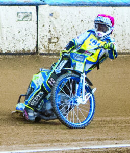 Lidsey leads battle of young guns