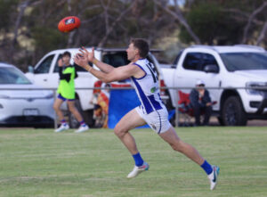 Roos flex muscles