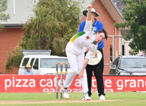 Medal winner praises team