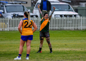 Green-and-gold girls shine in battle of Broken Hill