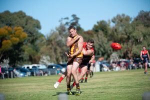 Pies, Saints fly for first place